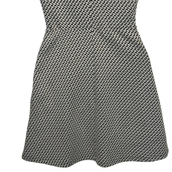 New Mango Suits Day Dress Fit and Flair Woven Back White Pattern V-Neck Womens 2 - Picture 3 of 8